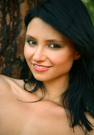 18 year old female boxer Sabrina Blond covers up her naked tits